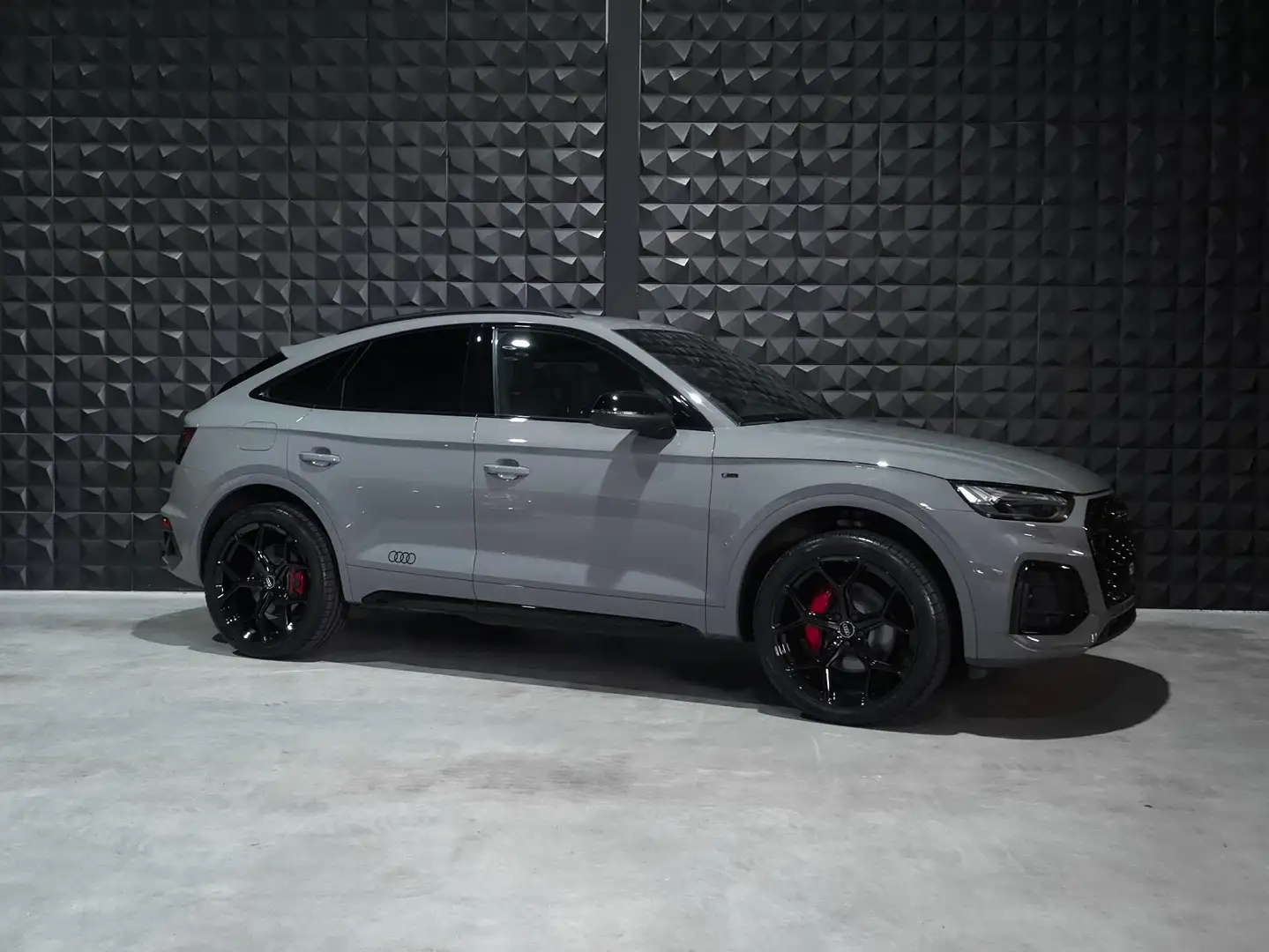 Audi Q5 Sportback 50 TFSI e S edition | Pano | 21" | Trekh Grijs - 2