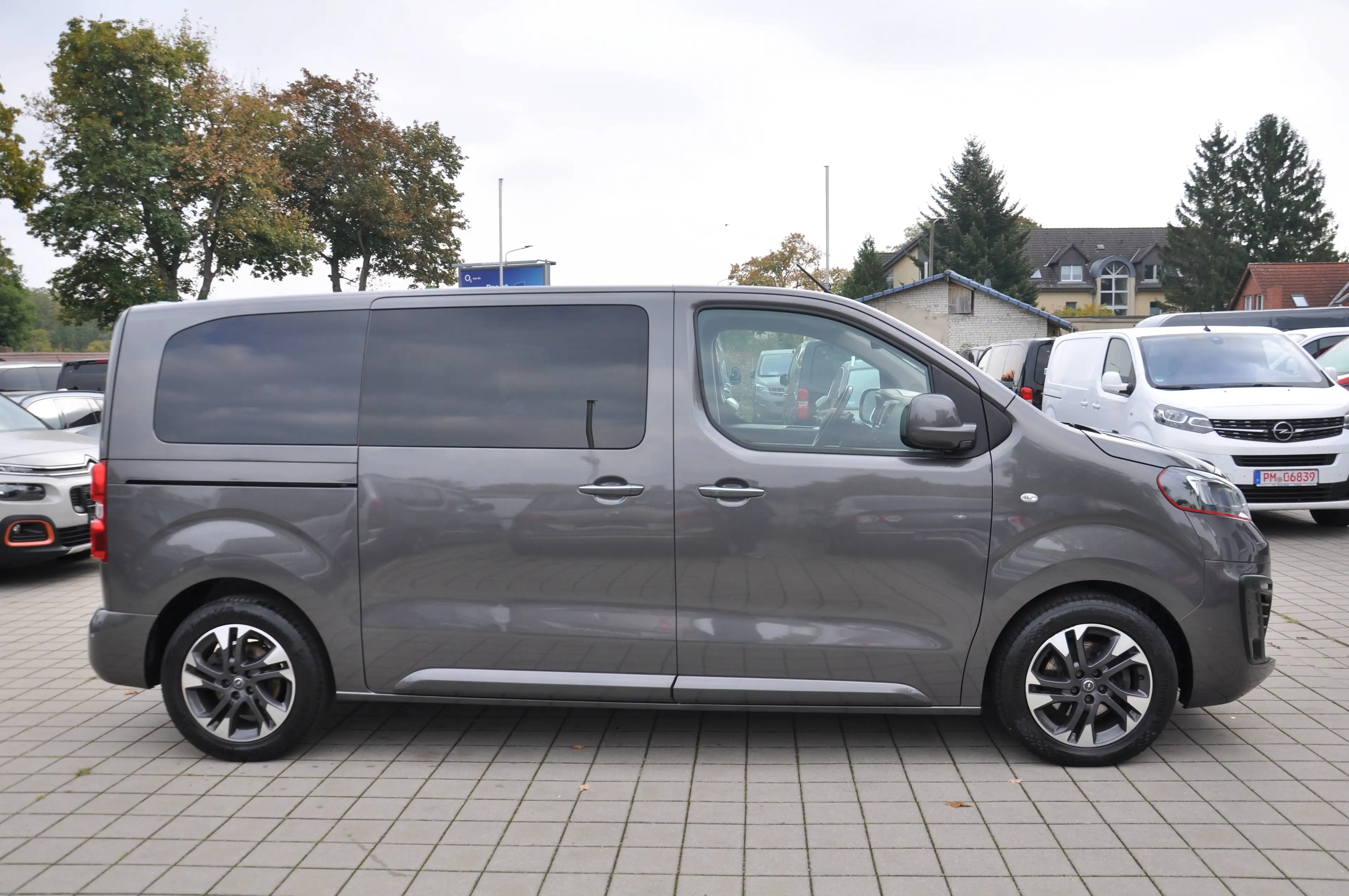 Opel Zafira Life Zafira Life Tourer M Aut. PANO-STANDHZ-HUD-TISCH-XENON-LEDER-ACC-230V-SCHIEBETÜR EL.-MASSAGE-RKAMERA — photo 12