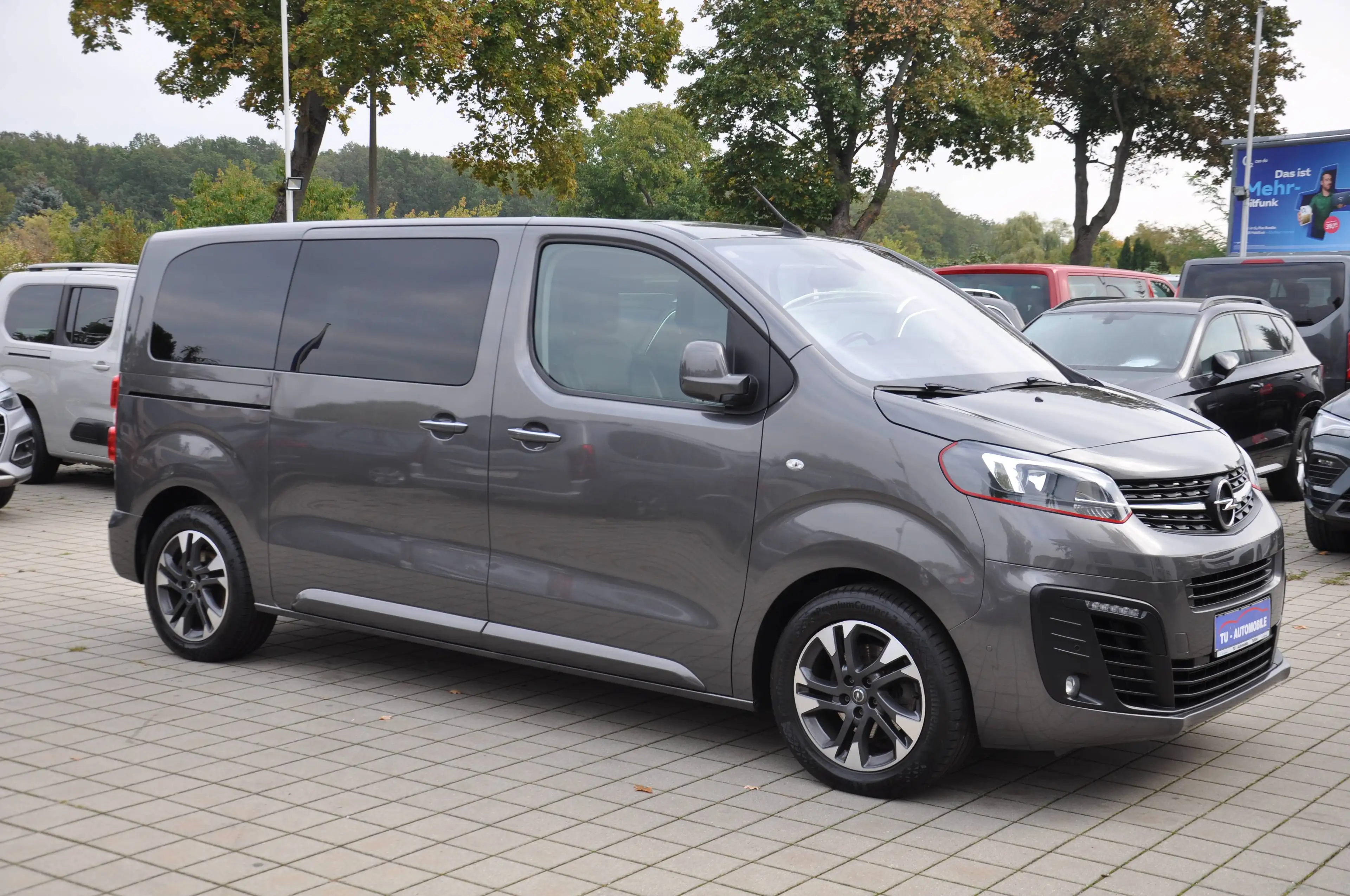 Opel Zafira Life Zafira Life Tourer M Aut. PANO-STANDHZ-HUD-TISCH-XENON-LEDER-ACC-230V-SCHIEBETÜR EL.-MASSAGE-RKAMERA