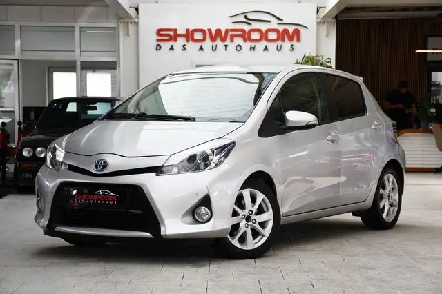 Toyota Yaris view 3