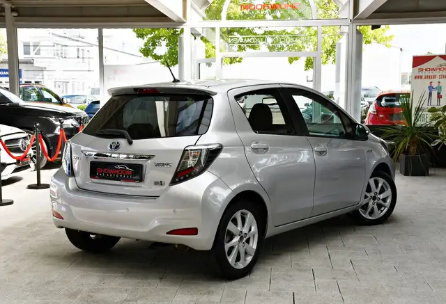 Toyota Yaris view 4