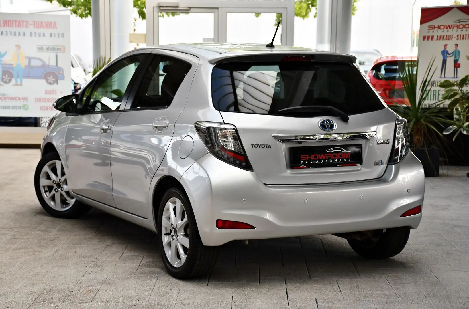 Toyota Yaris Hybrid Club Lounge Navi Shz 49tkm Silber - 2