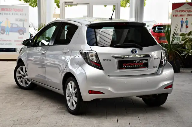 Toyota Yaris view 2