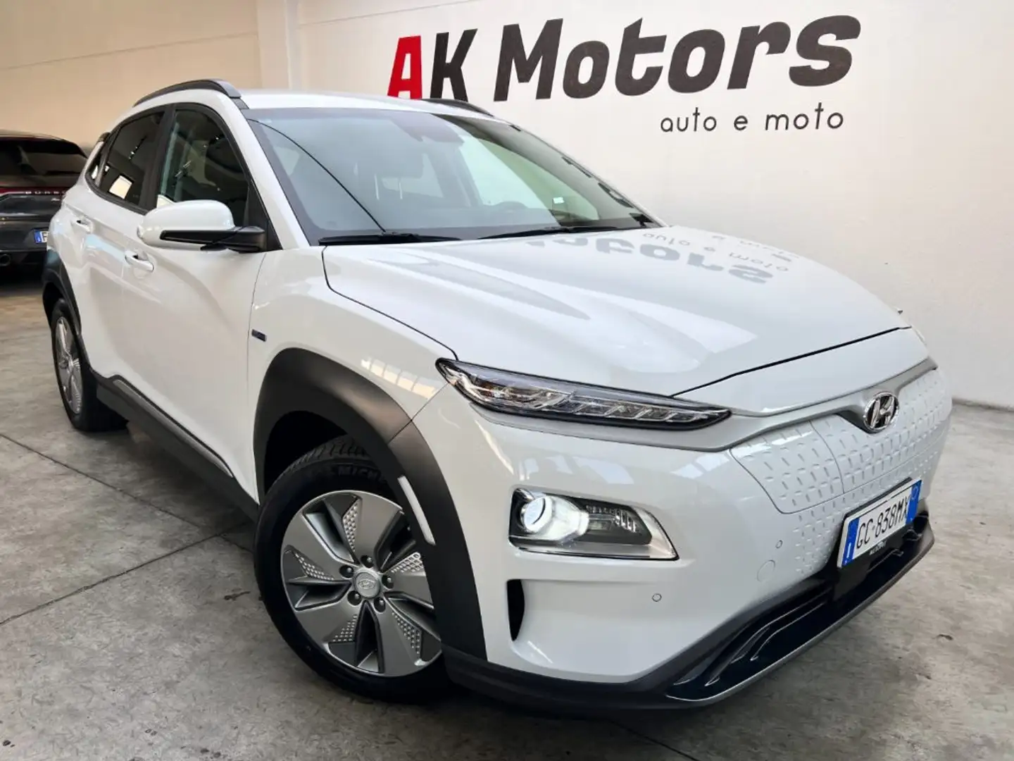Hyundai KONA EV 64 kWh Exellence Weiß - 1