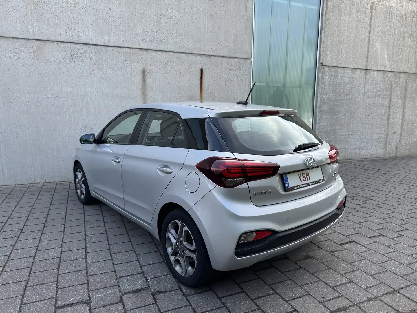 Hyundai i20 1.2i Twist Techno Pack Argent - 2