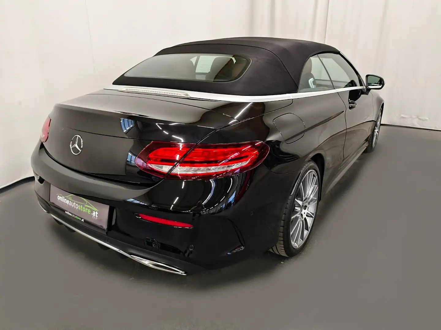 Mercedes-Benz C 200 Cabrio Aut. AMG, LED, AIRSCARF Schwarz - 2