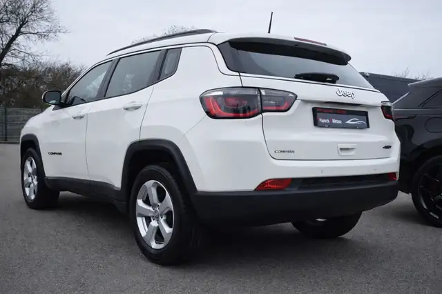 Jeep Compass view 3