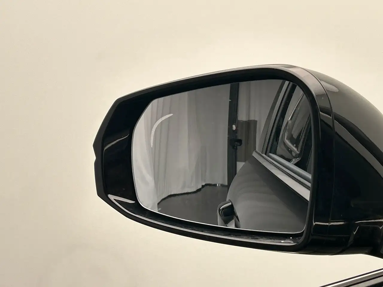 Geely Starray EM-i 2026 — фото 30