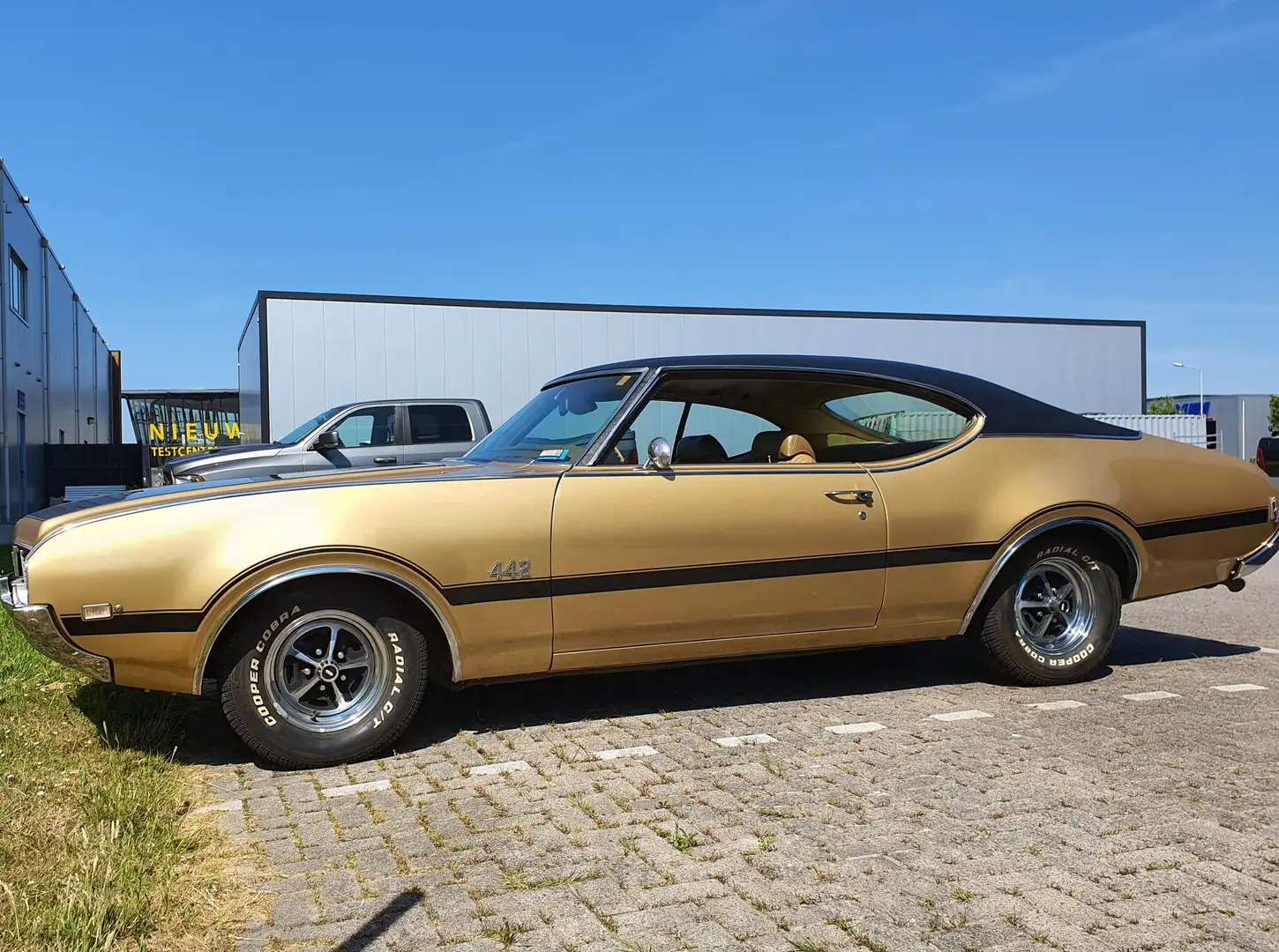 Oldsmobile 442 Holiday Coupe Goud - 1