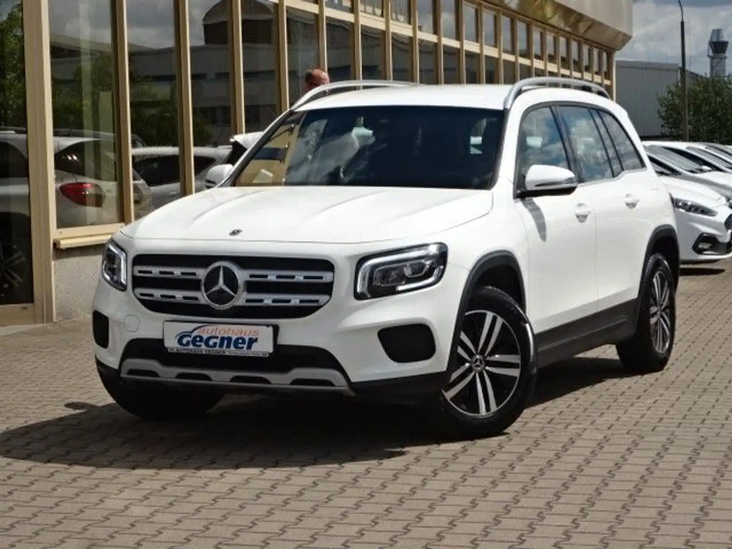 Mercedes-Benz GLB 200 150PS Autm. 4Matic Style LED Navi Weiß - 2