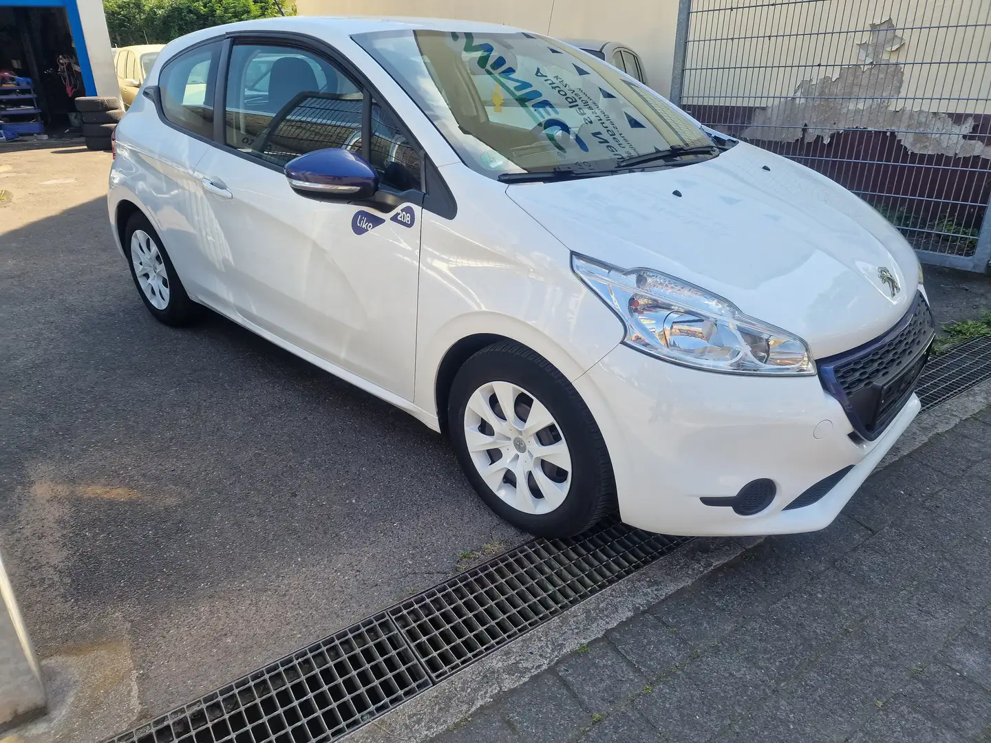 Peugeot 208 Like Blanc - 2