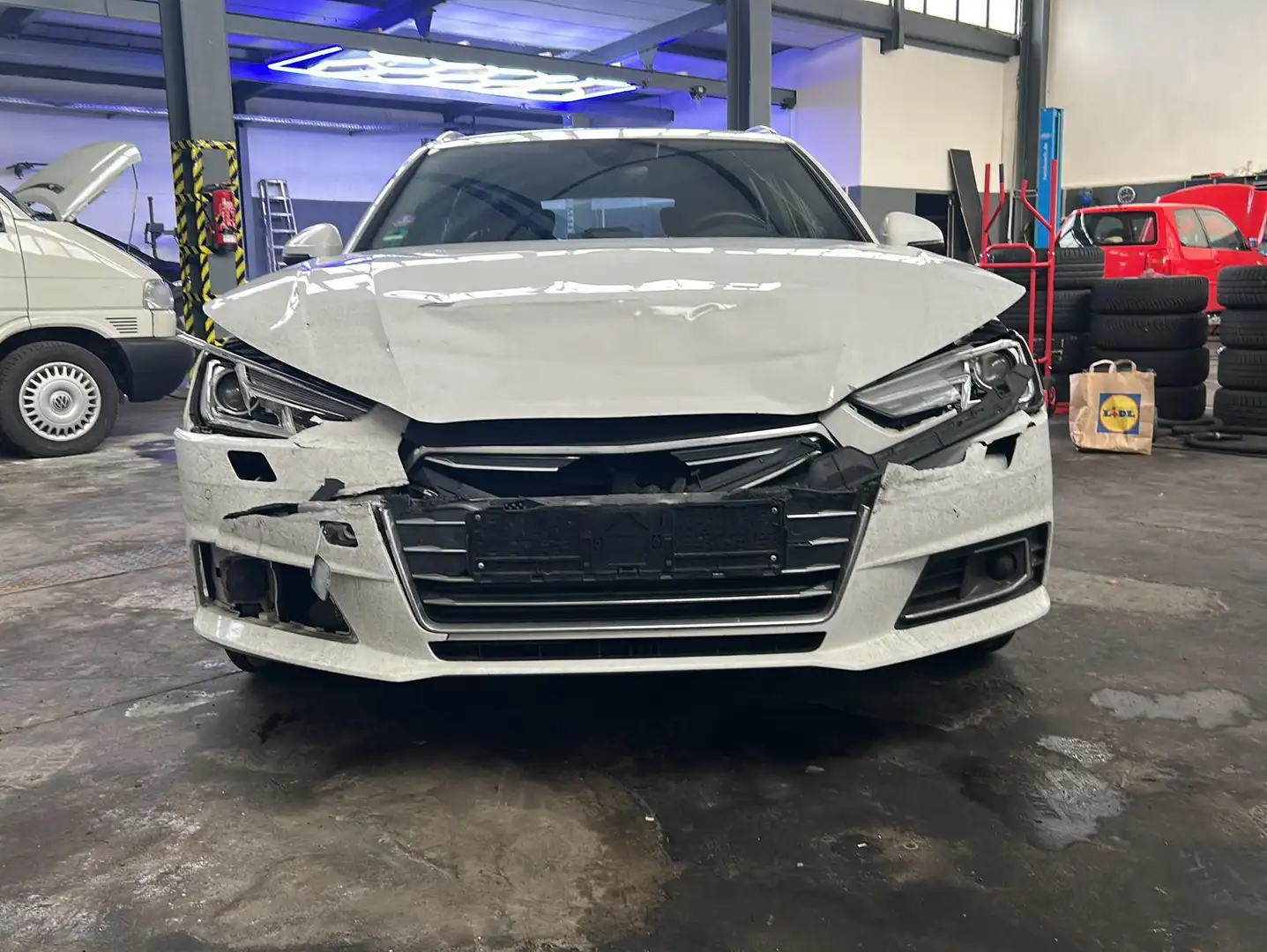 Audi A4 2.0 TSI Digital Tacho Automatik Weiß - 2