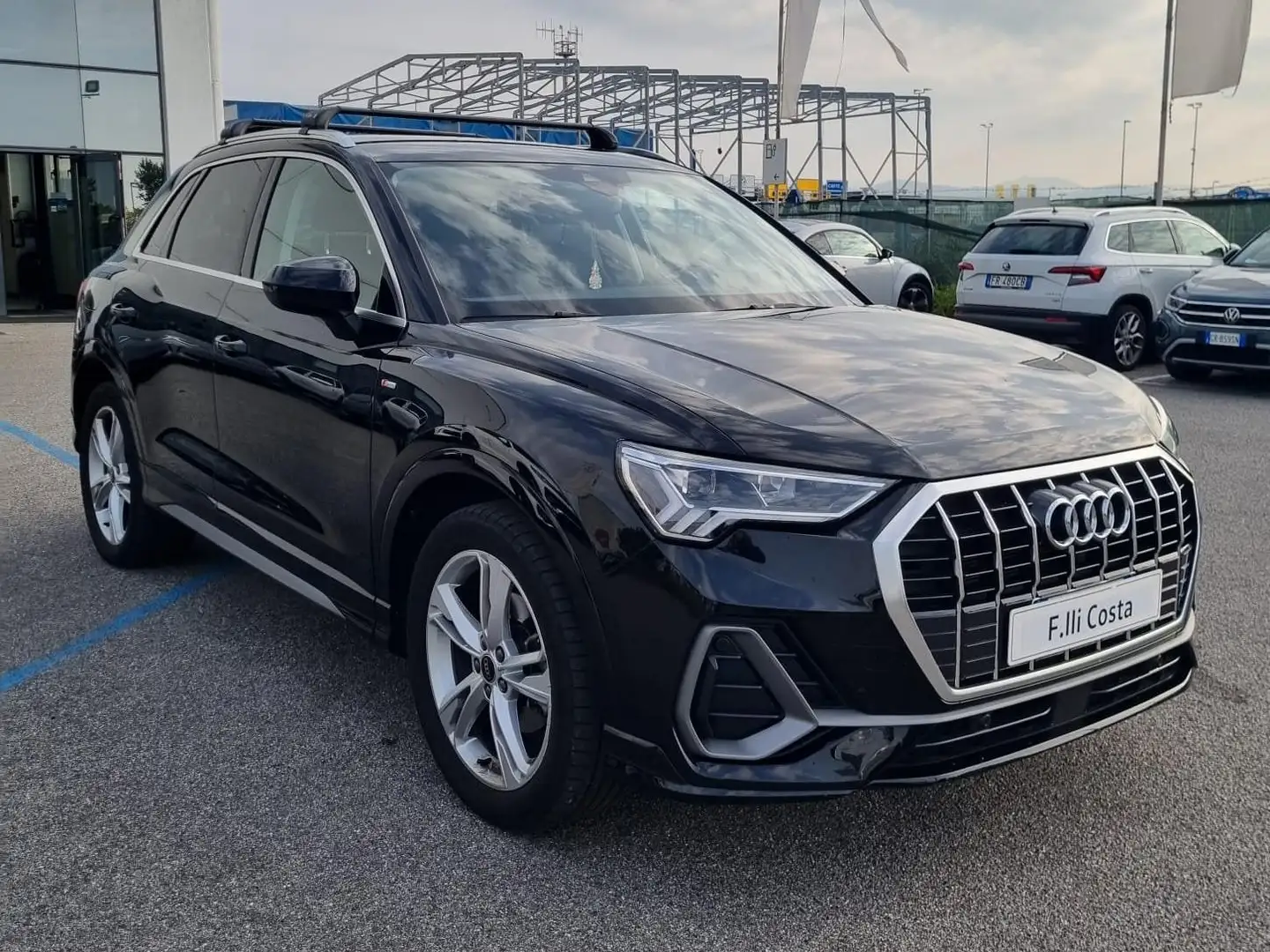 Audi Q3 AUDI Q3 35 1.5 tfsi S line s-tronic 150CV Nero - 1