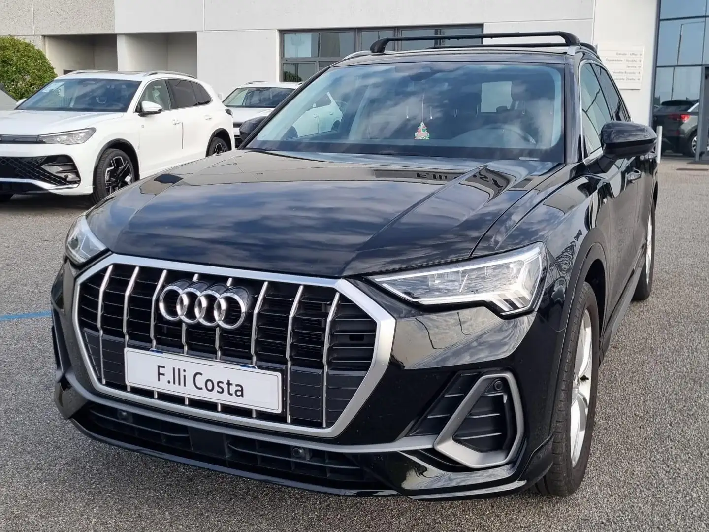 Audi Q3 AUDI Q3 35 1.5 tfsi S line s-tronic 150CV Nero - 2