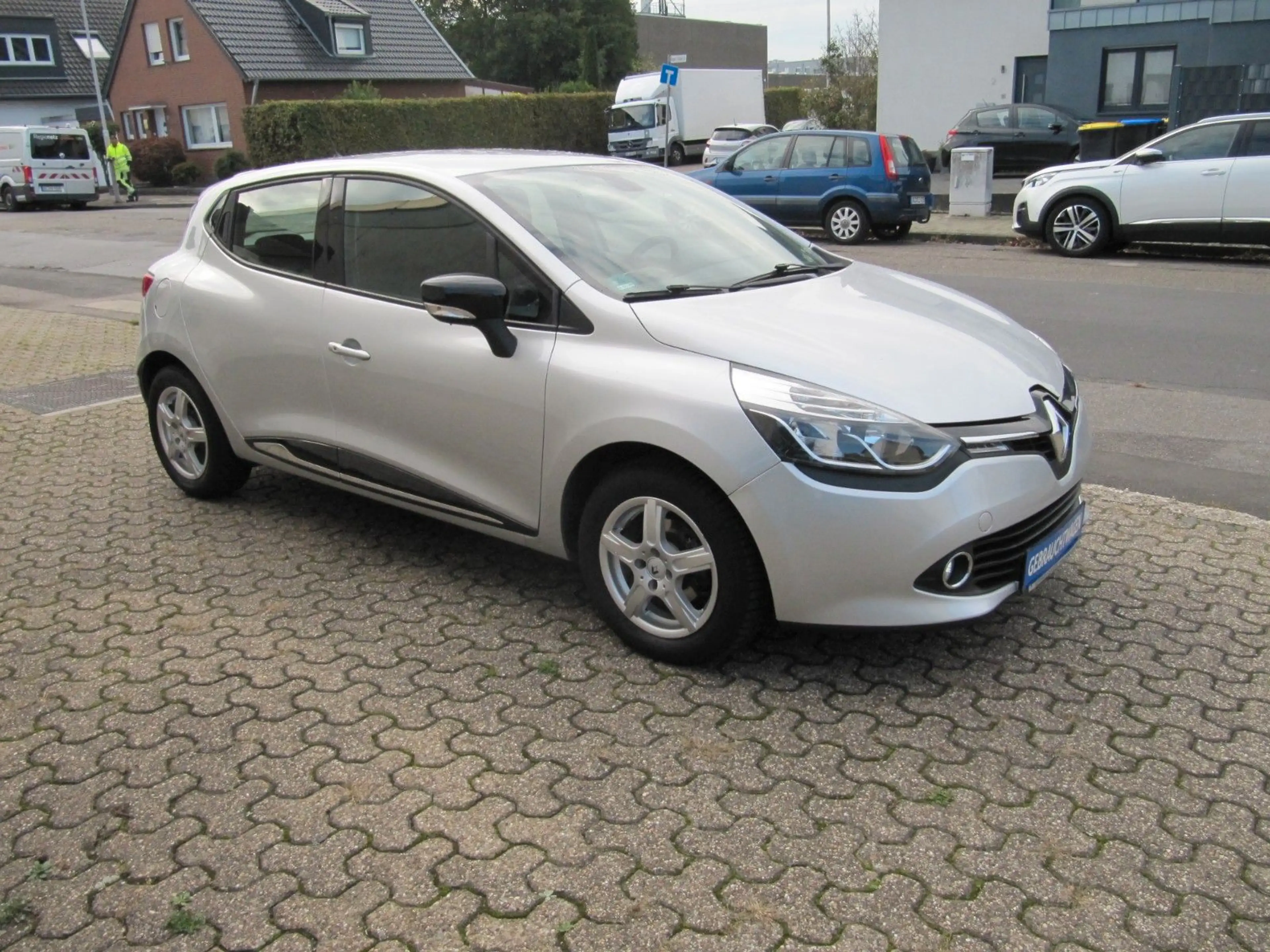 Renault Clio IV Paris. 8 fach auf Alu. Tempom. — photo 6