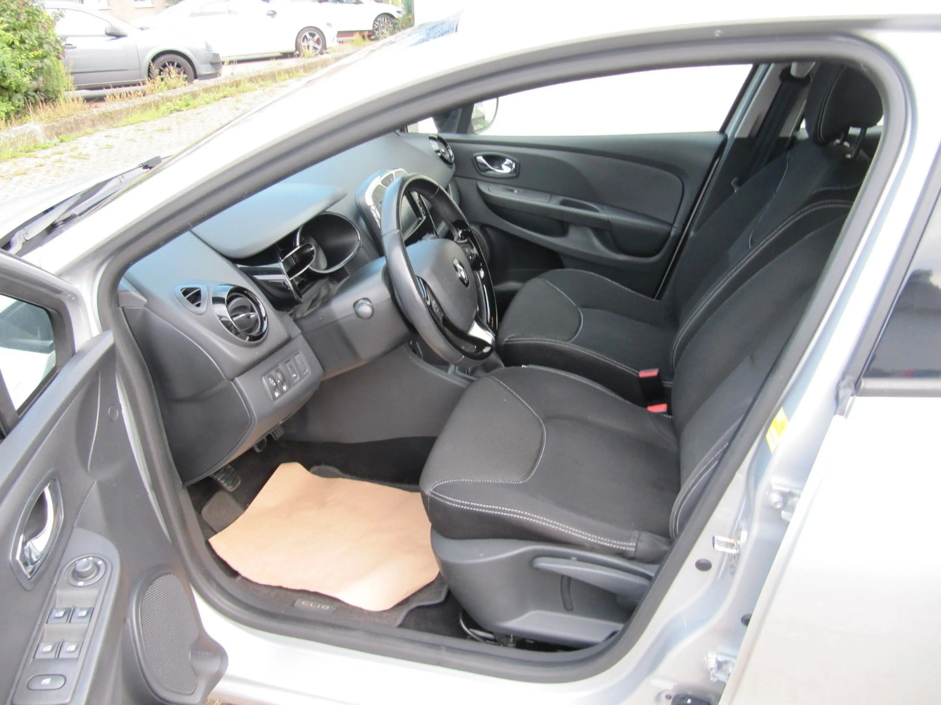 Renault Clio IV Paris. 8 fach auf Alu. Tempom. — photo 8