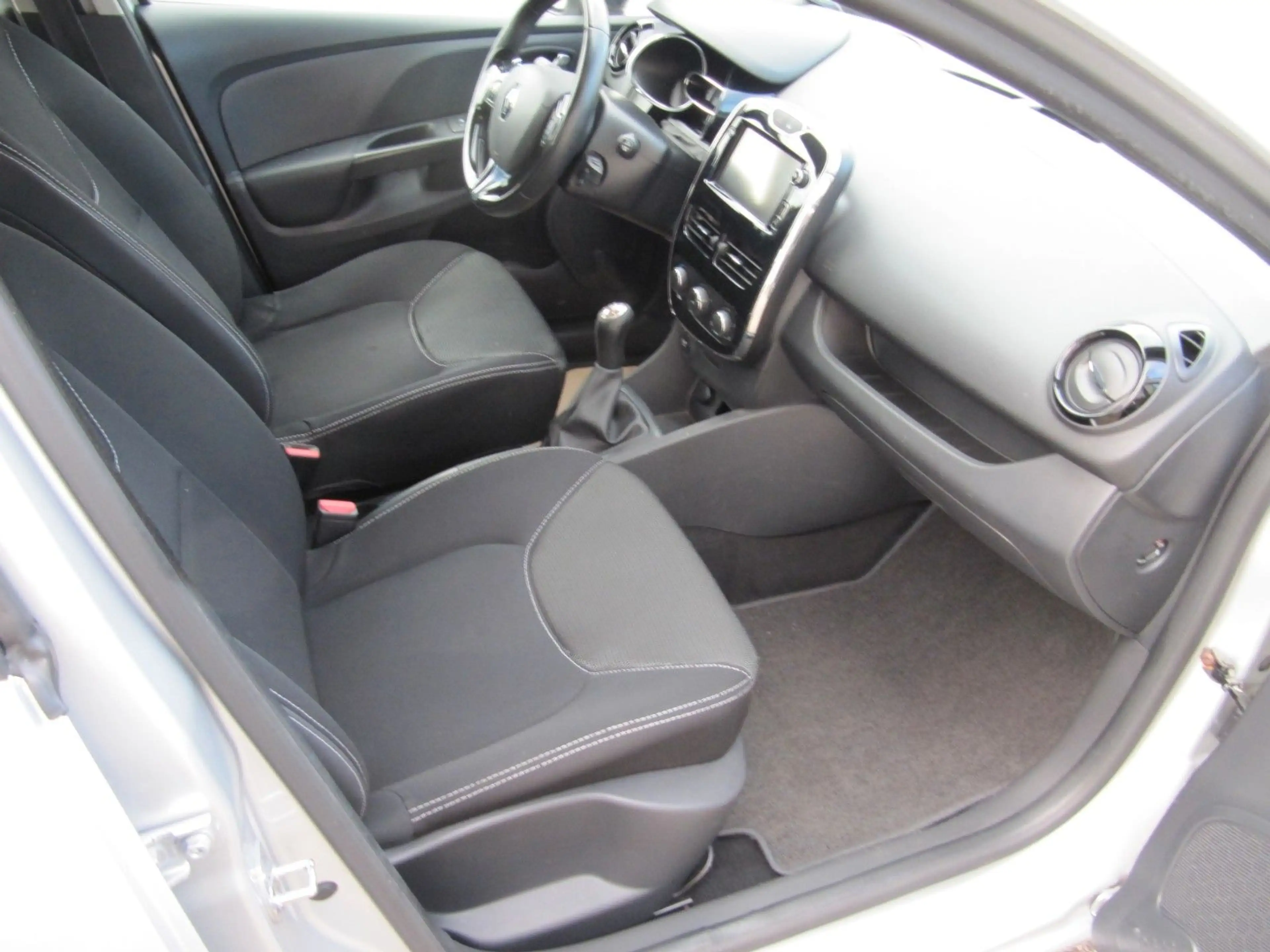 Renault Clio IV Paris. 8 fach auf Alu. Tempom. — photo 12