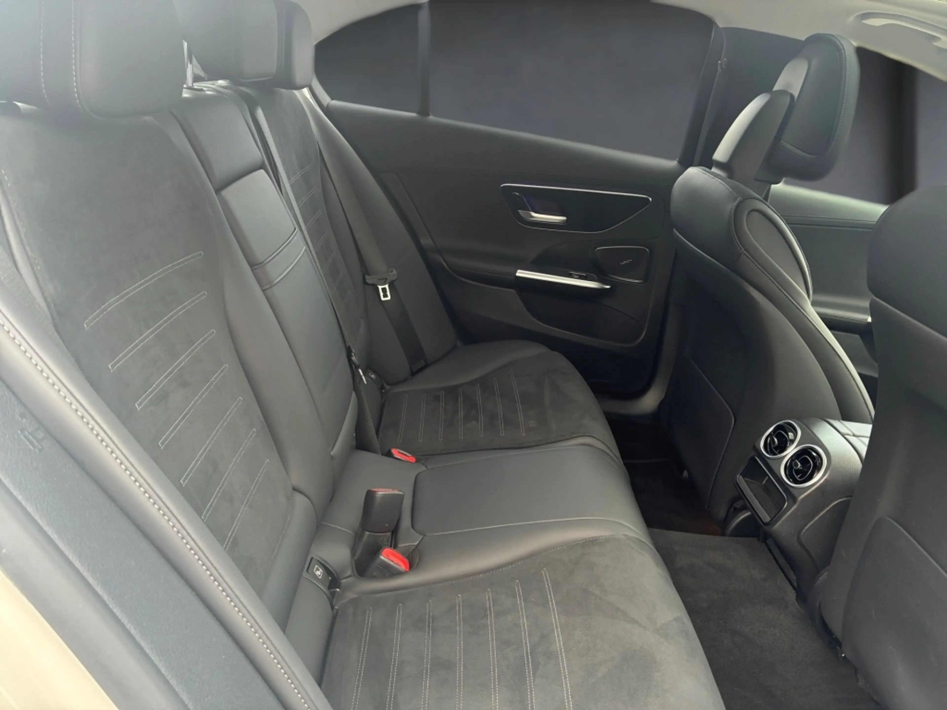 Mercedes-Benz C 400 e 4M AMG+MBUX+Night+Ambiente+CarPlay+SDach — photo 14