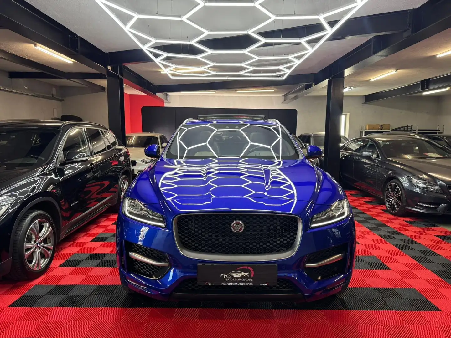 Jaguar F-Pace R-Dynamic/Panorama/Leder Blau - 2