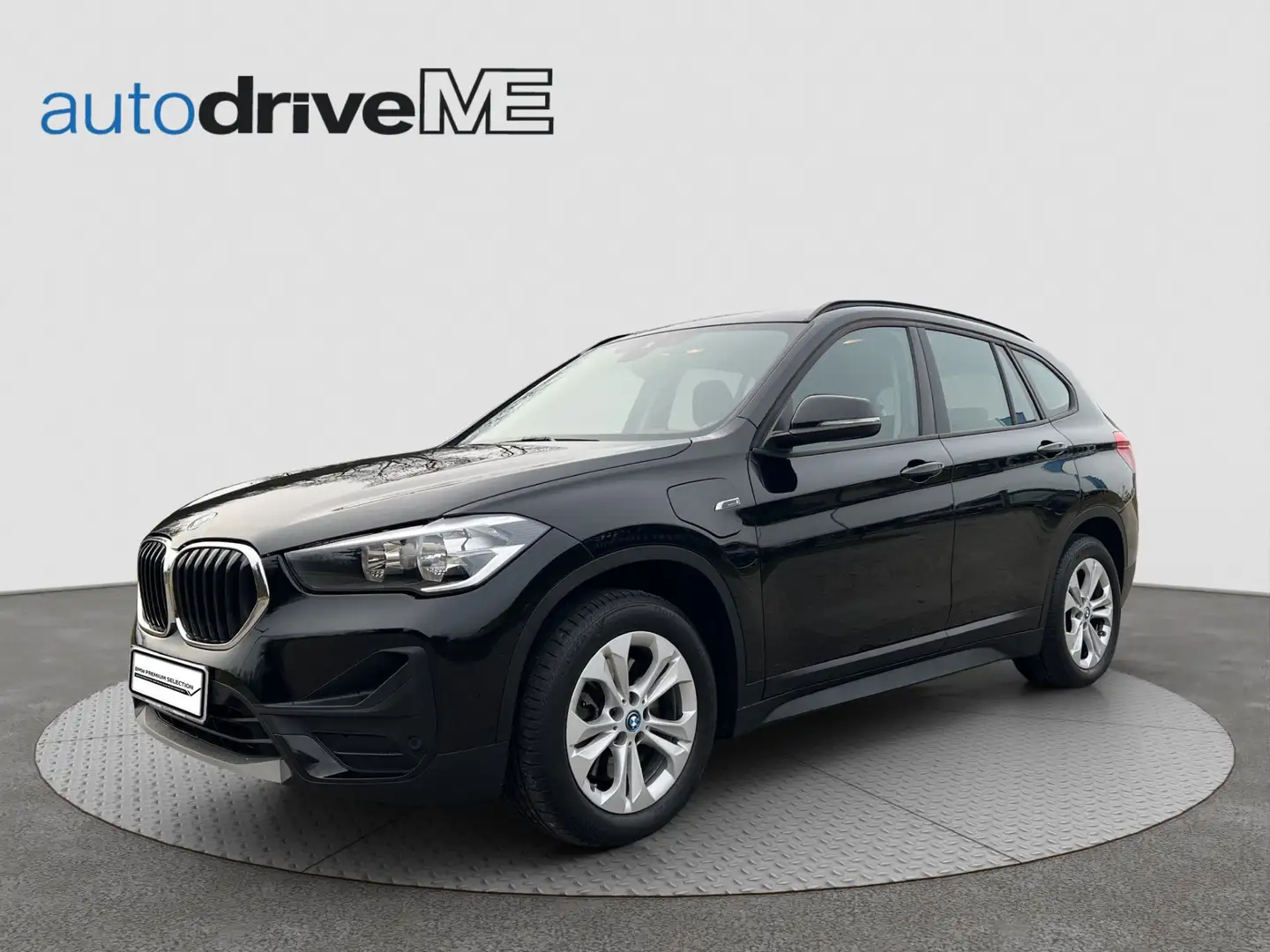 BMW X1 xDrive25e Schwarz - 1