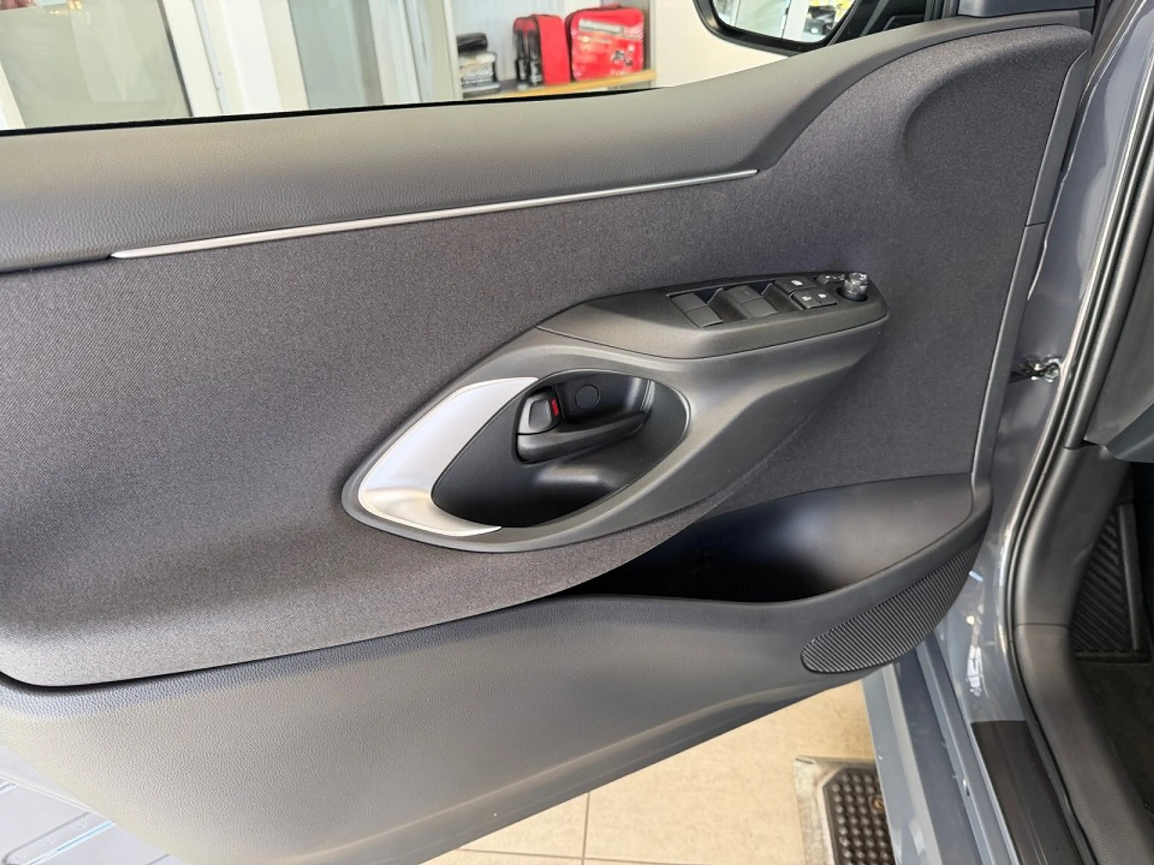 Mazda 2 Hybrid 1.5L Hybrid VVT-i 116 Centre-Line — photo 11