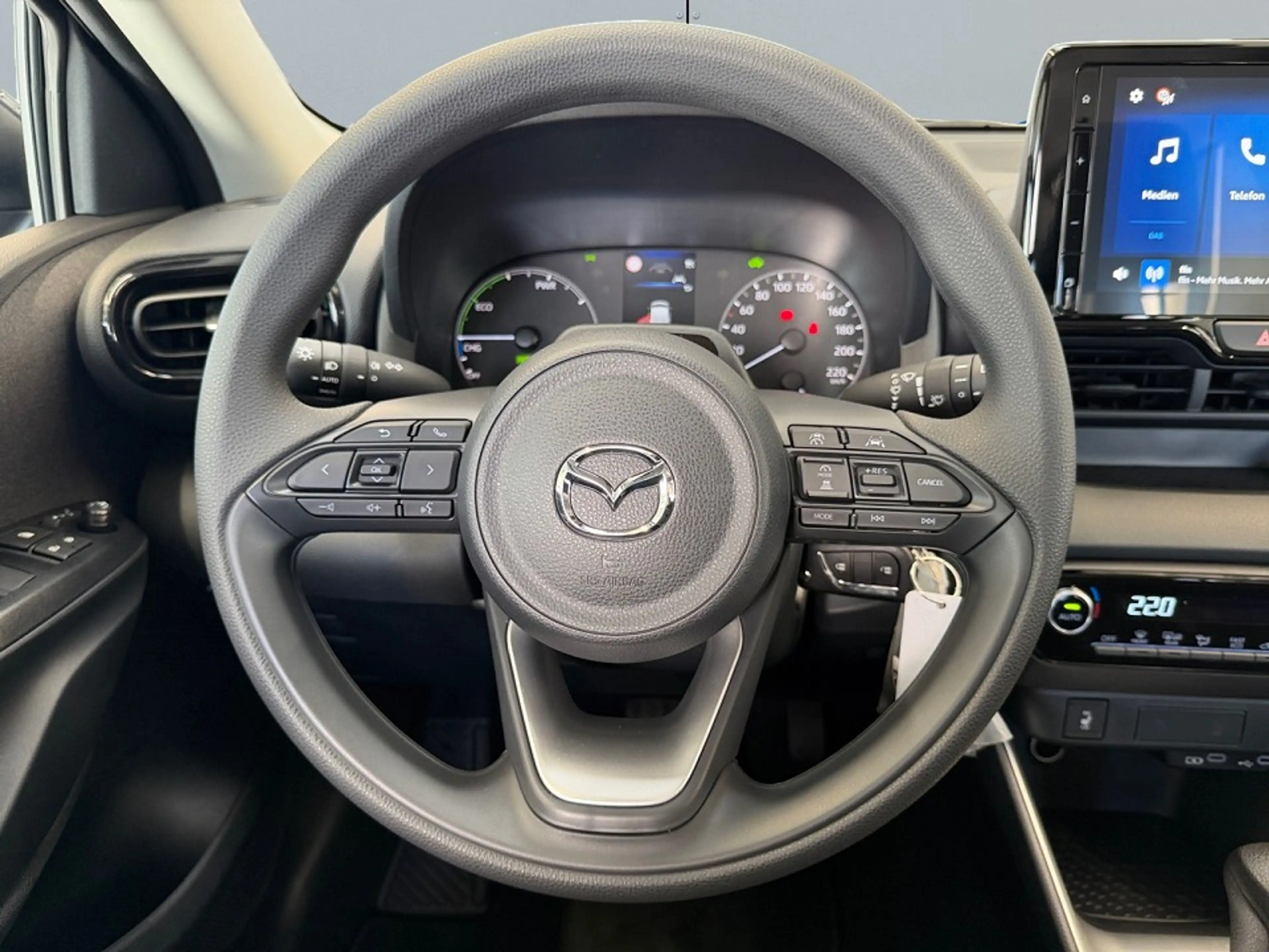 Mazda 2 Hybrid 1.5L Hybrid VVT-i 116 Centre-Line — photo 13