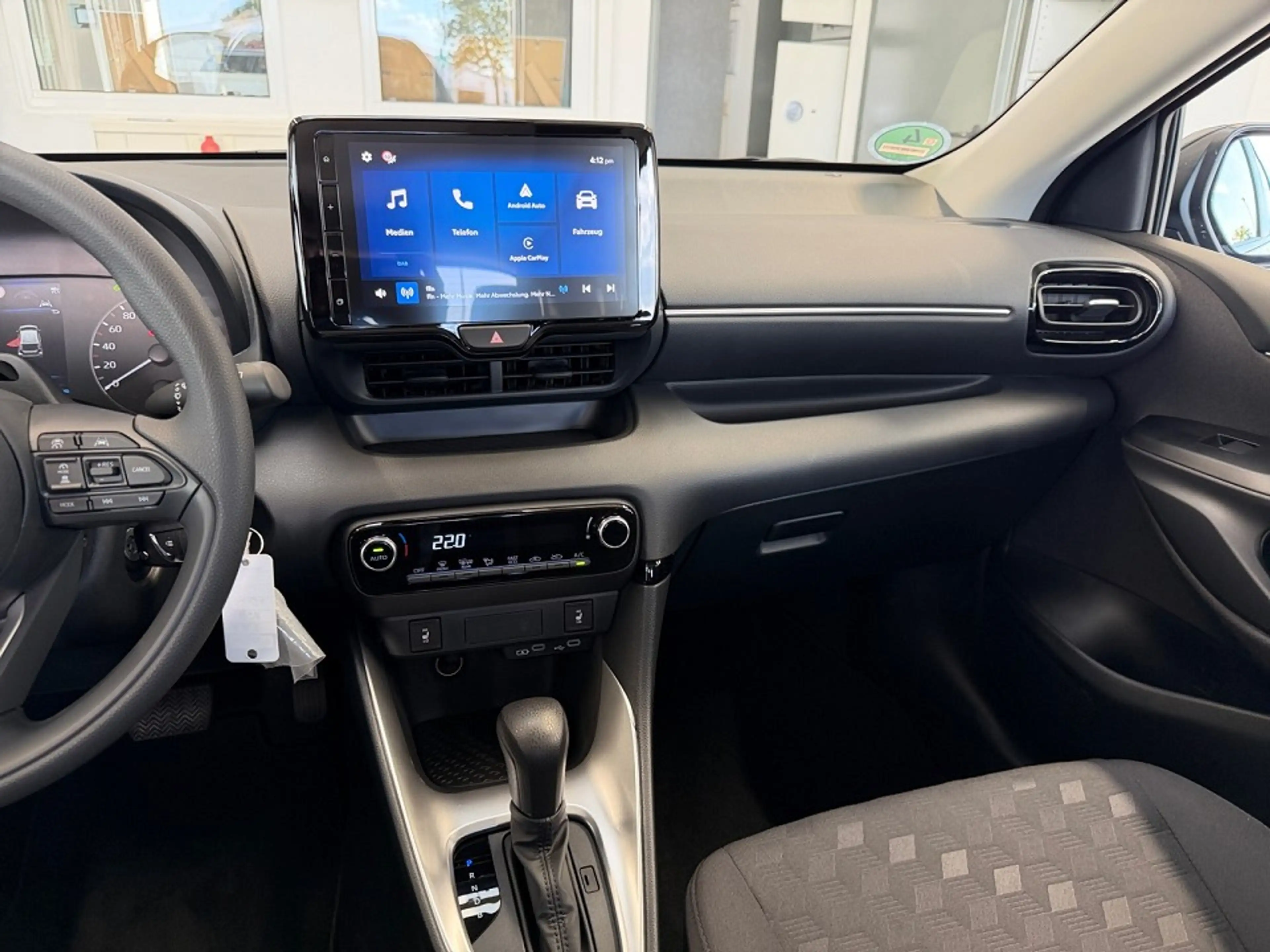 Mazda 2 Hybrid 1.5L Hybrid VVT-i 116 Centre-Line — photo 15