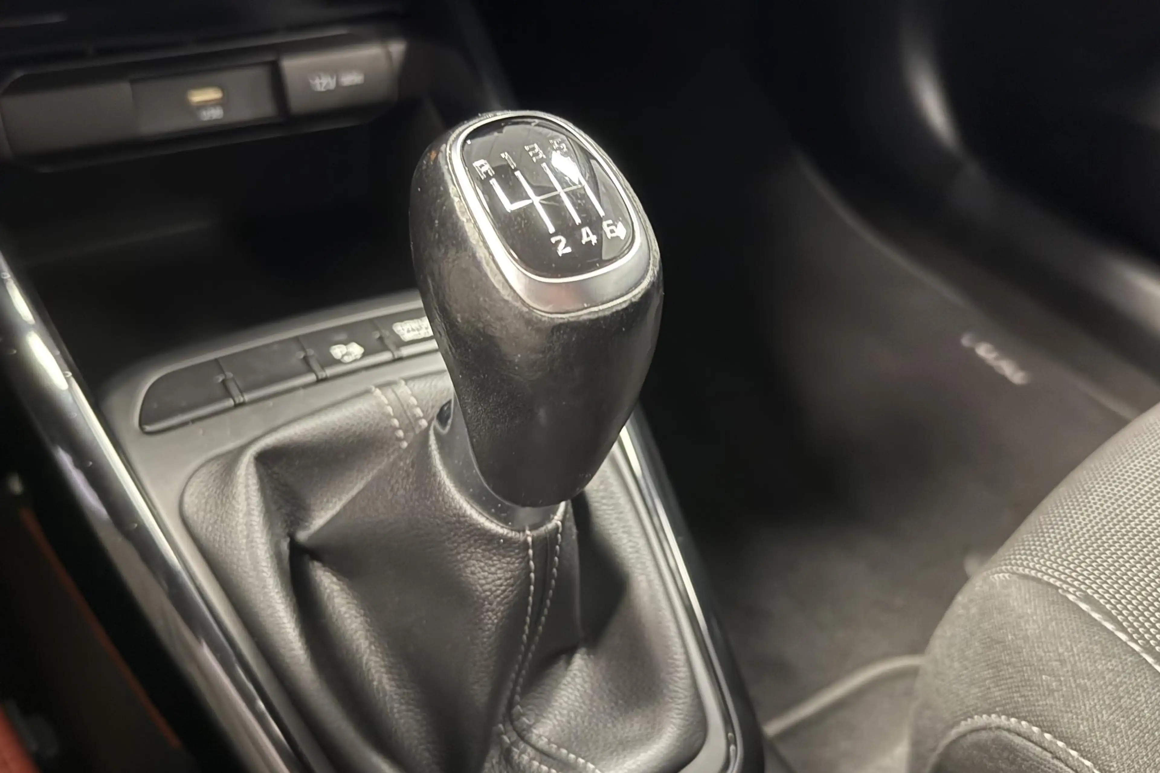 Kia Rio 1.0 T-GDi MHEV DynamicPlusLine — photo 14
