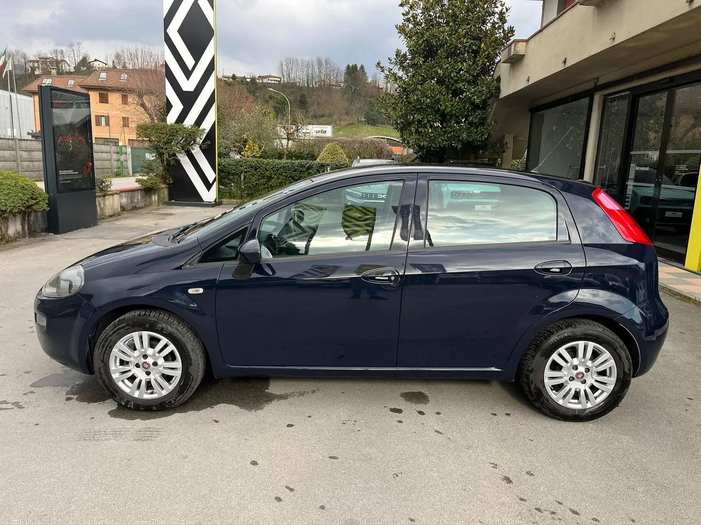 Fiat Punto Punto III 2012 5p 1.4 easypower Lounge Gpl E6 Azul - 2