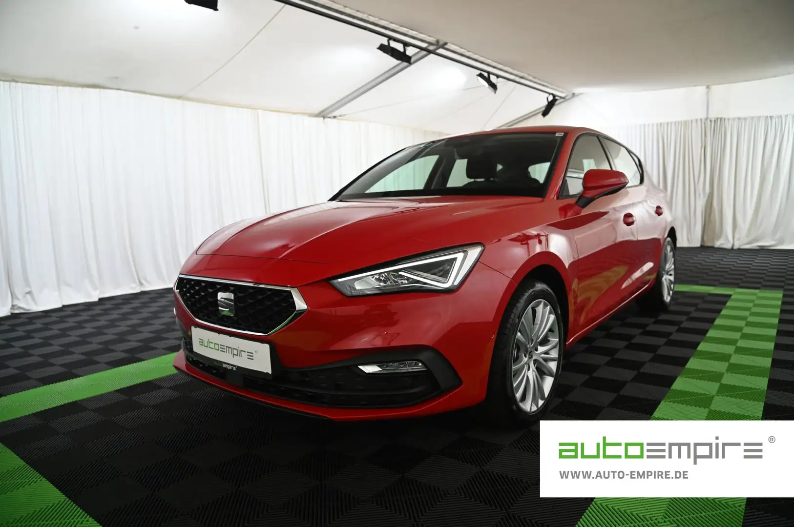 SEAT Leon 1.0 eTSI DSG Style NAVI/LED/VISION-PAKET/17 Rot - 1