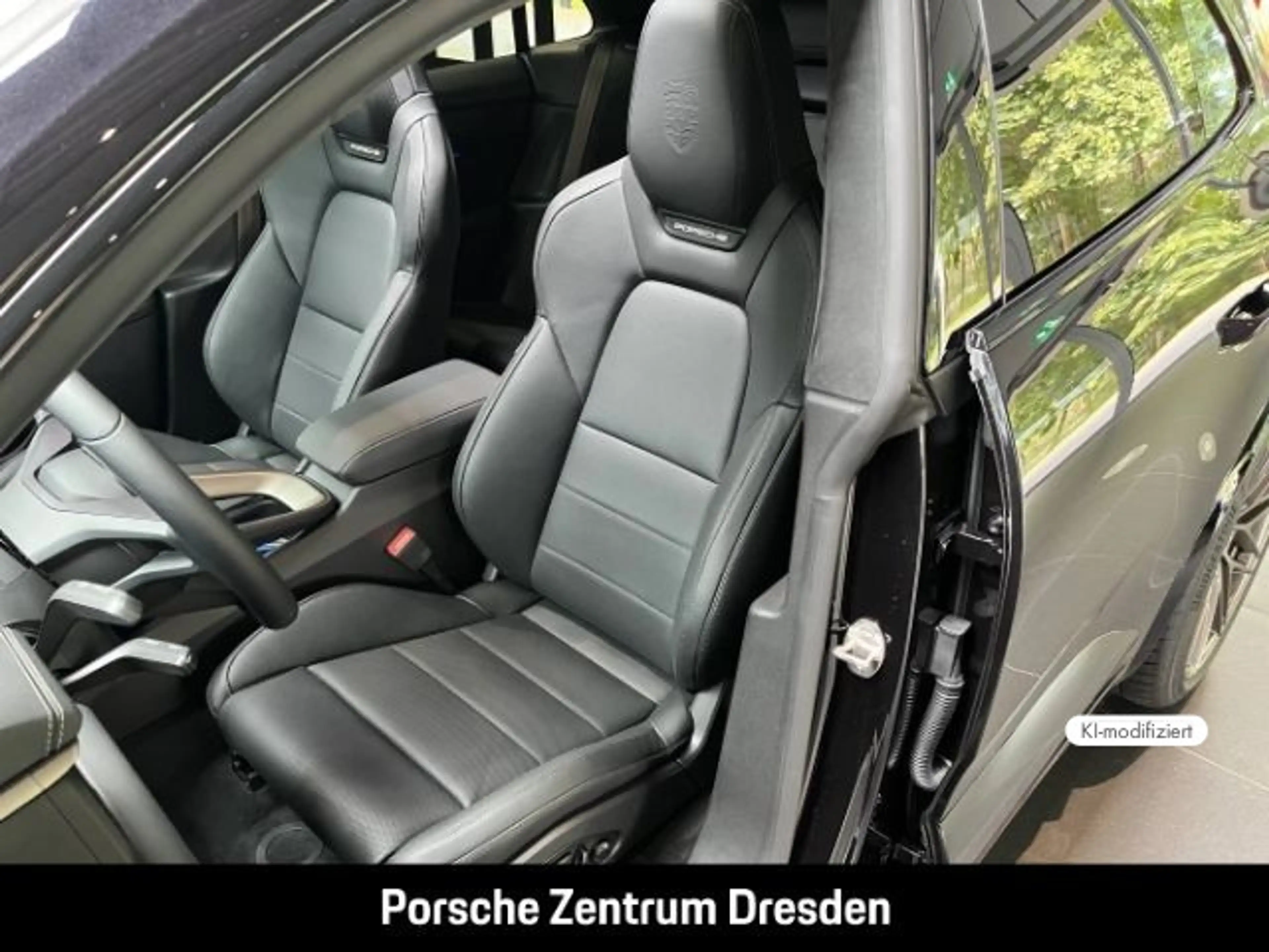Porsche Macan Turbo — photo 5