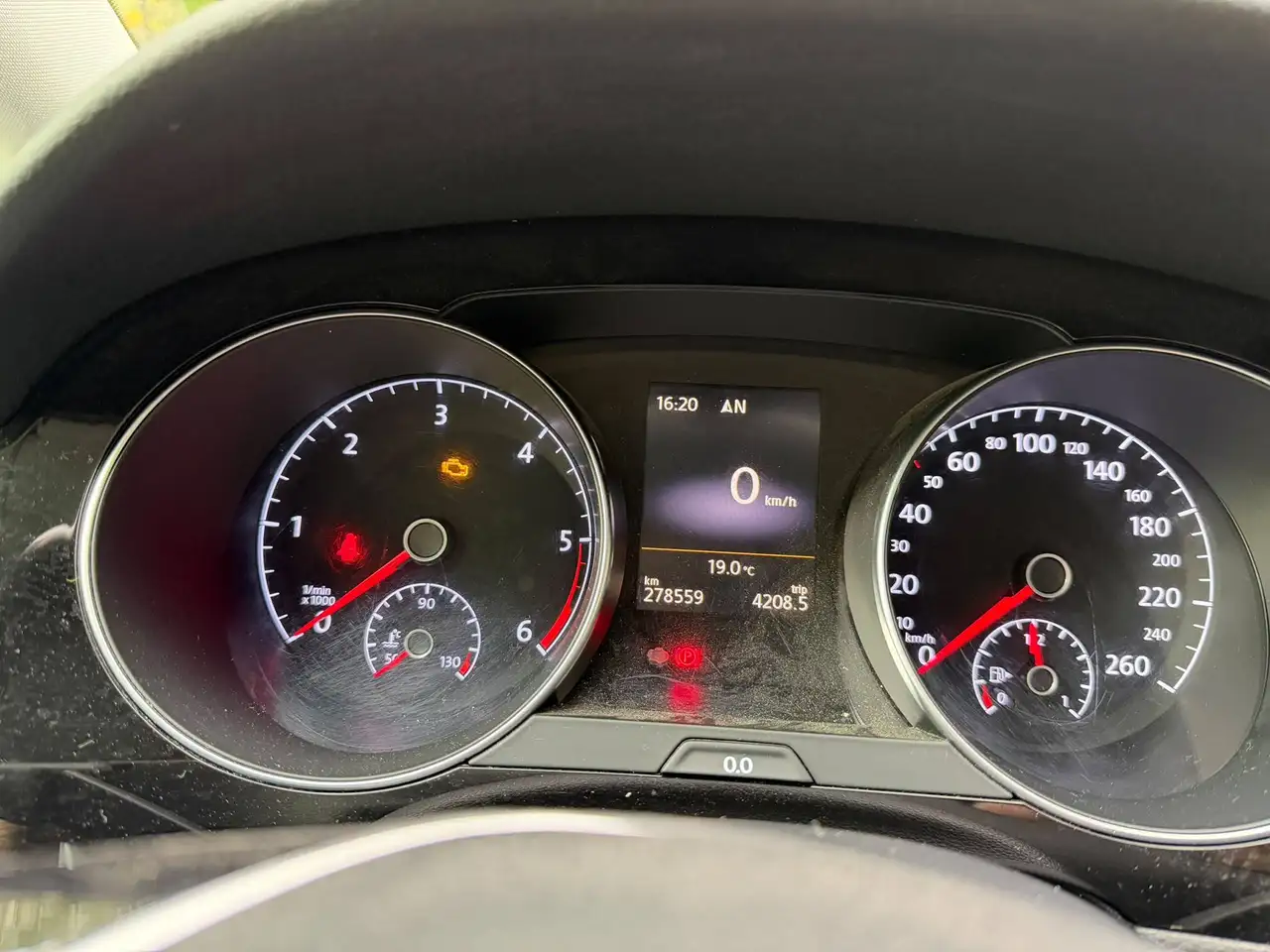 Volkswagen Golf Sportsvan 1.6TDI 81KW HIGH — photo 1 of 19