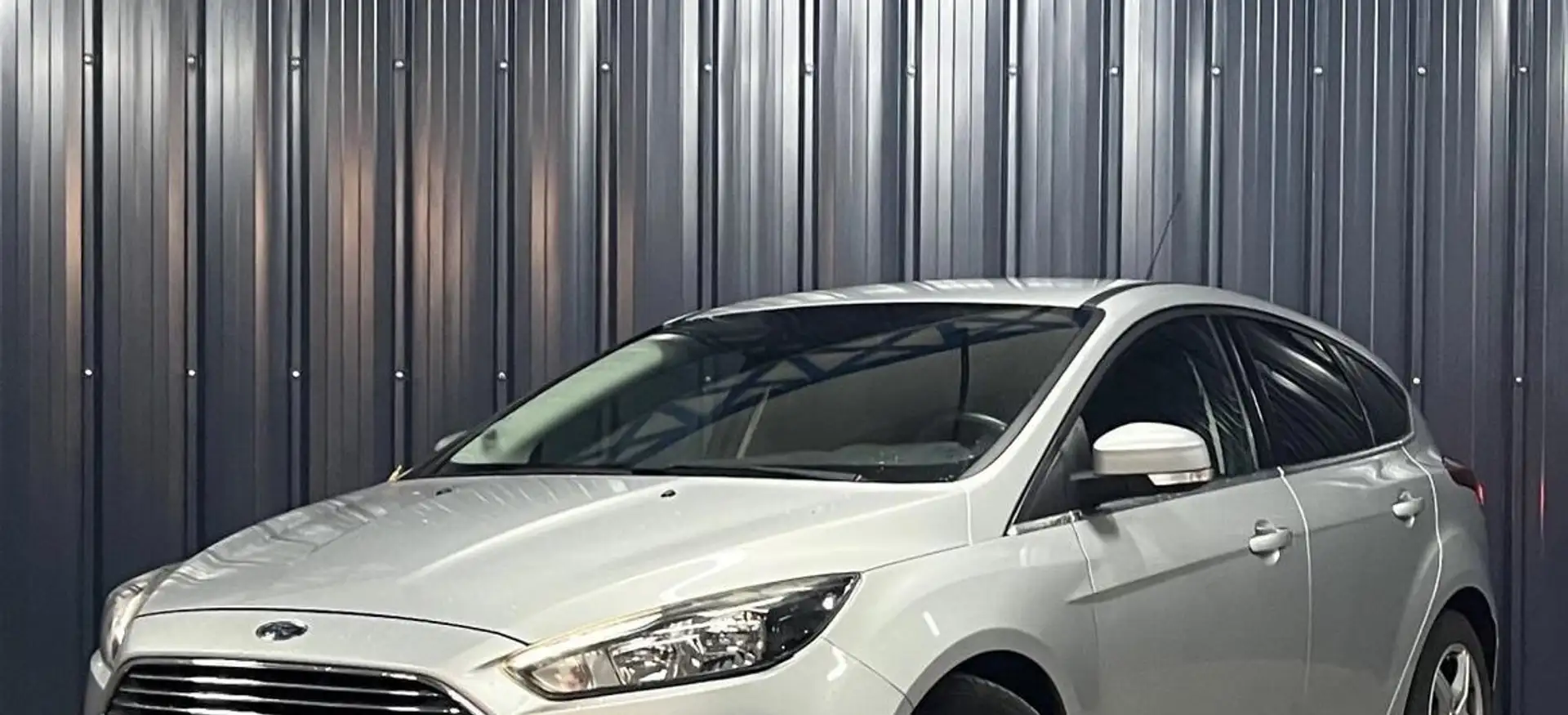 Ford Focus 1.5 TDCI 105 ECONETIC EXECUTIVE START-STOP Gris - 1