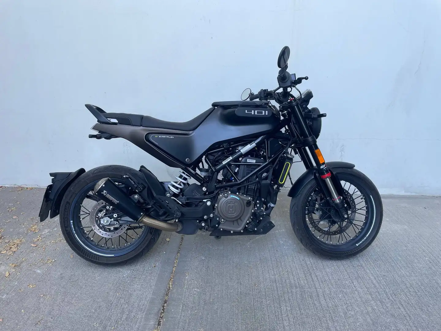 Husqvarna 401 4T my22 Nero - 1