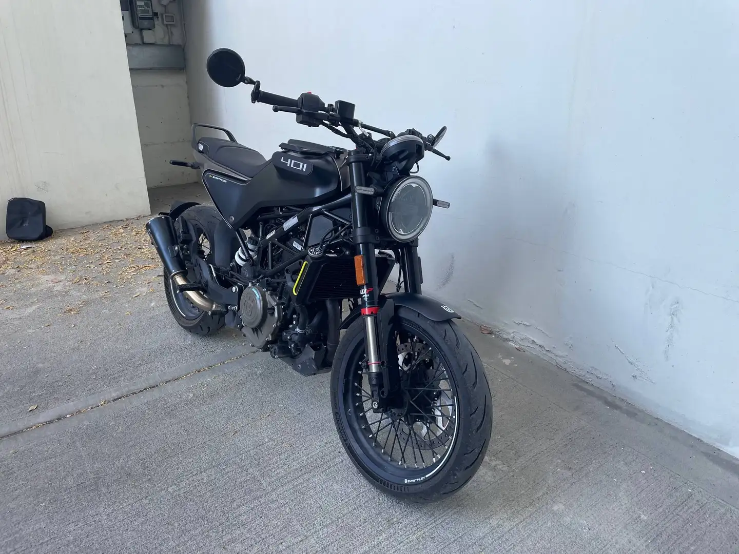 Husqvarna 401 4T my22 Nero - 2