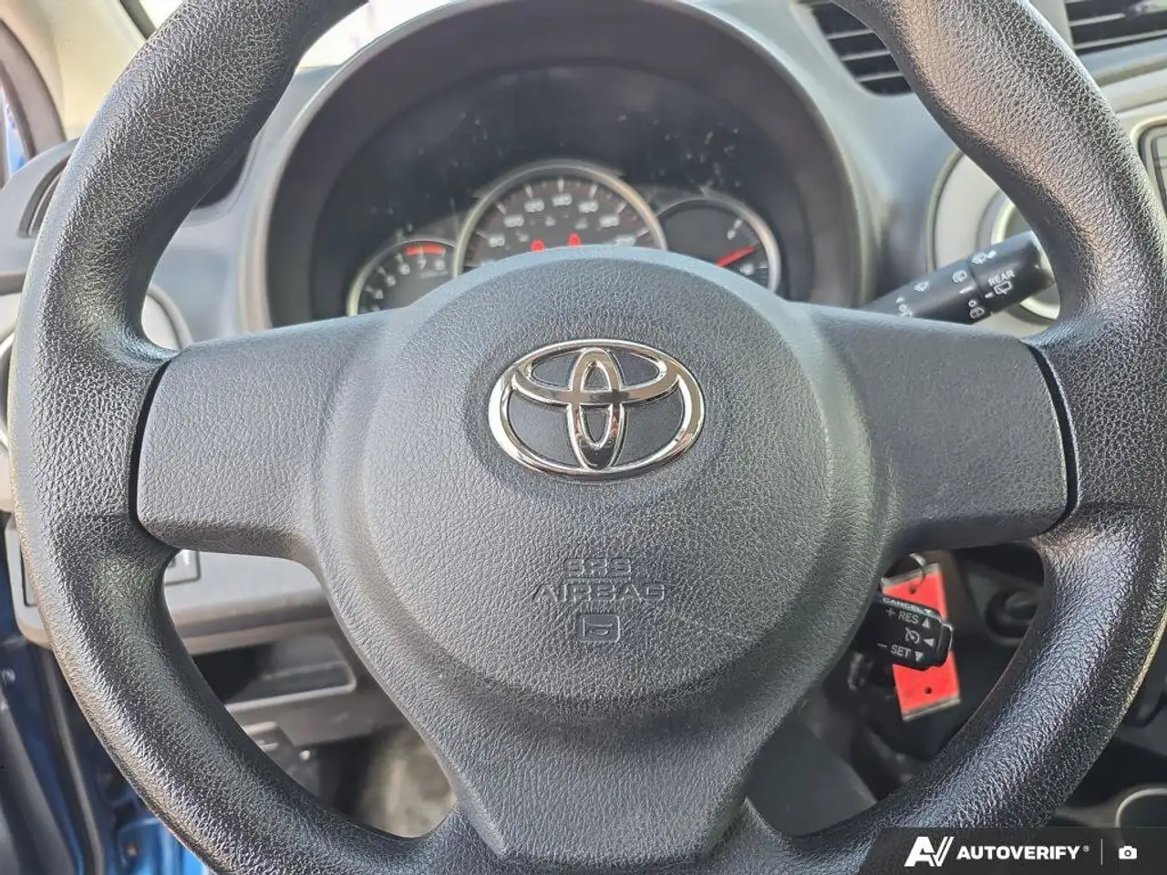 Toyota Yaris снимка Toyota Yaris