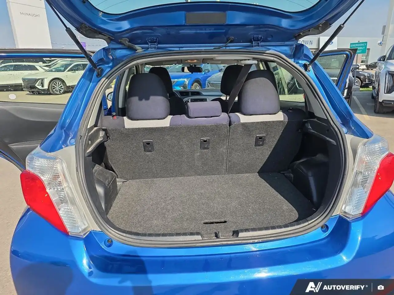 Toyota Yaris снимка Toyota Yaris