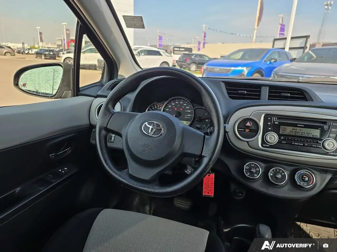 Toyota Yaris снимка Toyota Yaris