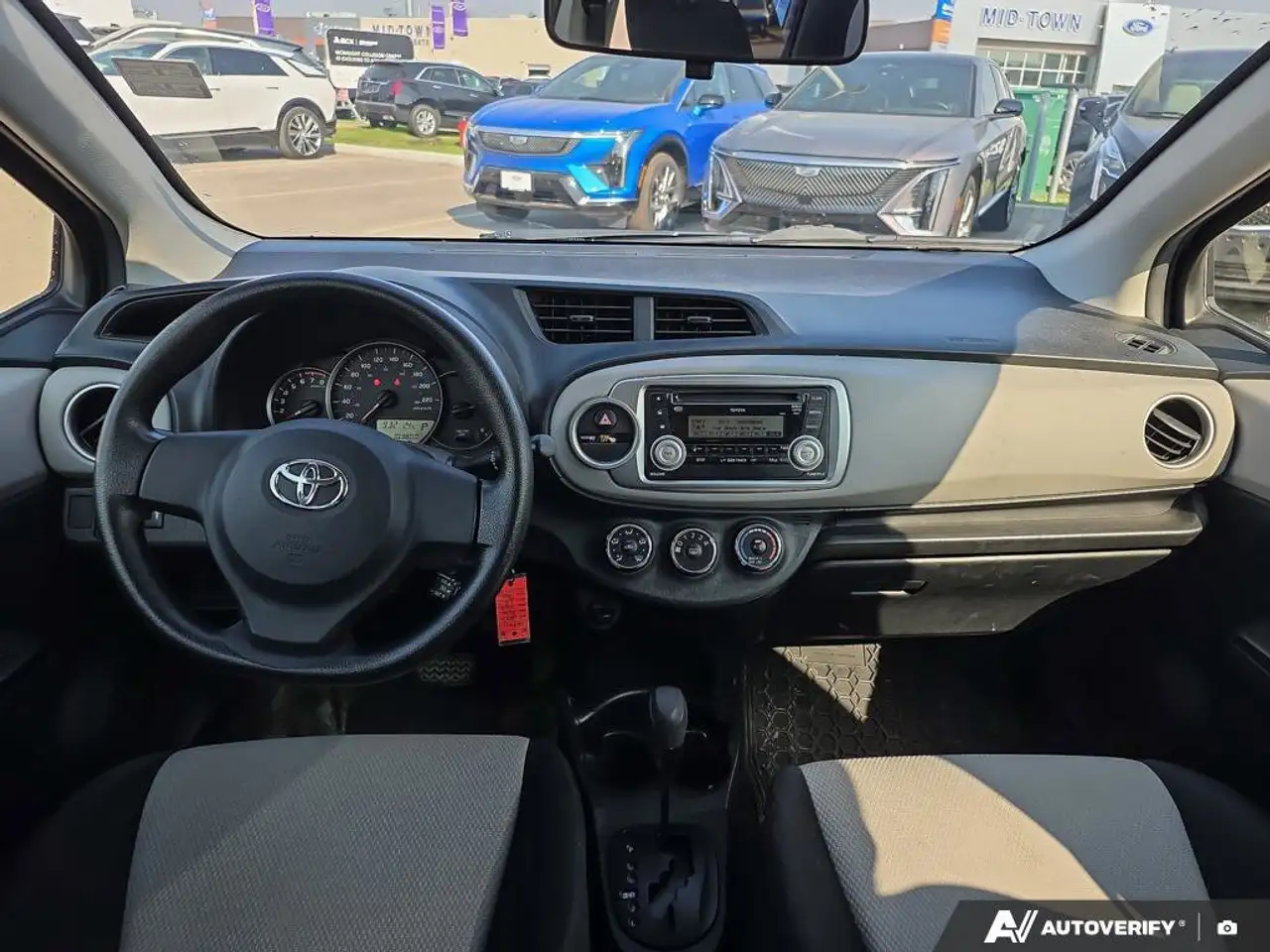 Toyota Yaris снимка Toyota Yaris