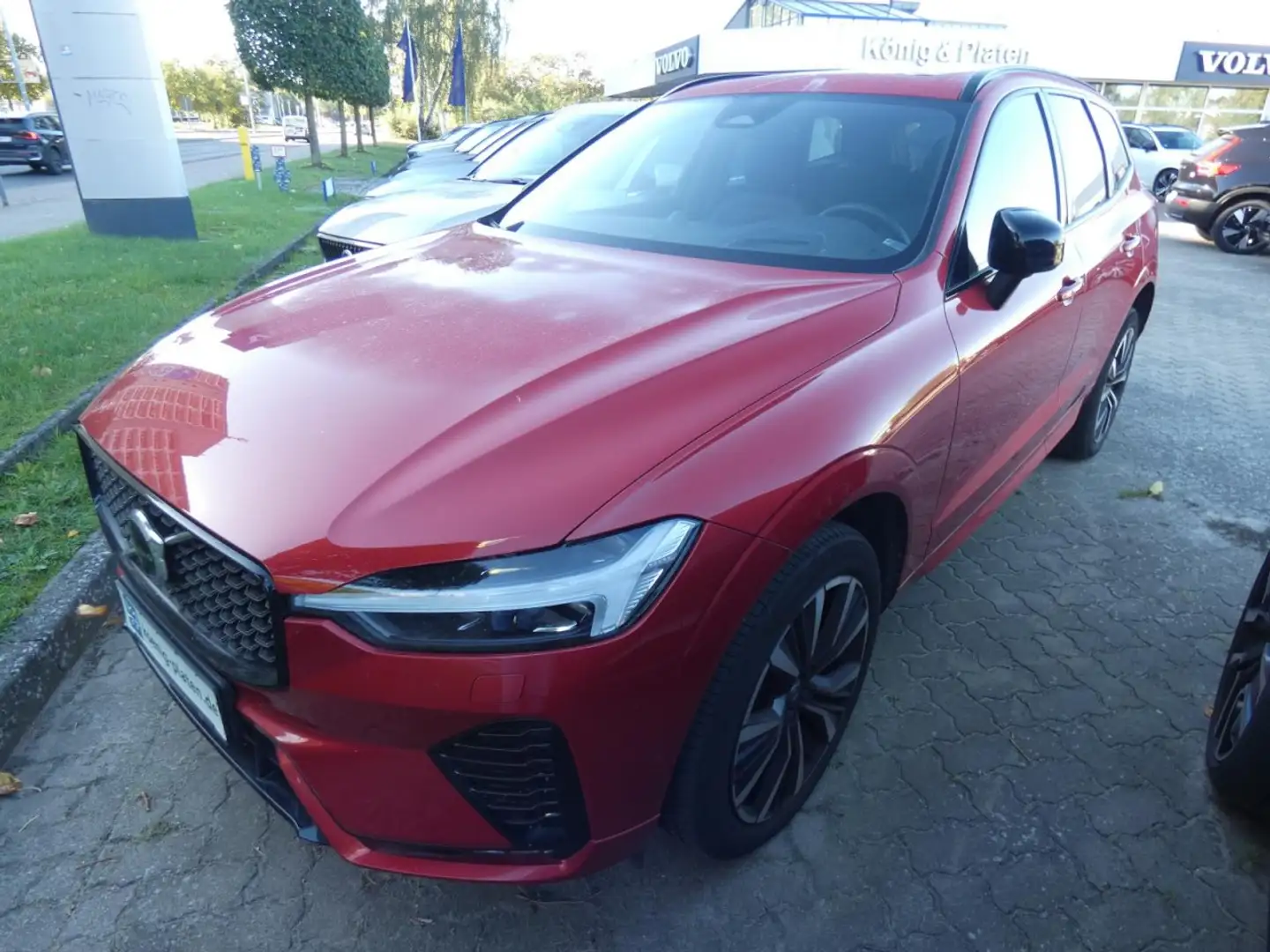 Volvo XC60 B5 (Diesel) AWD Ultimate Dark (EURO 6d) Klima Rouge - 2
