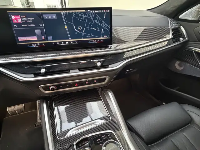 BMW X6 view 9