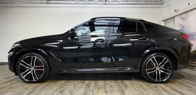 BMW X6 view 3