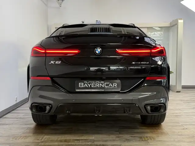 BMW X6 view 5
