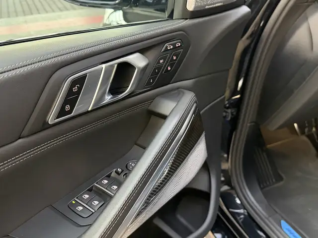 BMW X6 view 15