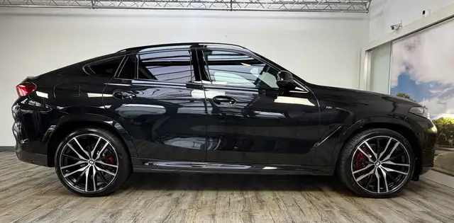 BMW X6 view 4