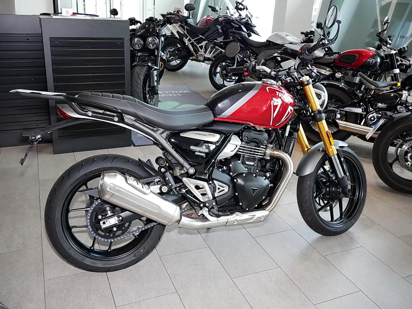 Triumph sofort verfügbar Rot - 2