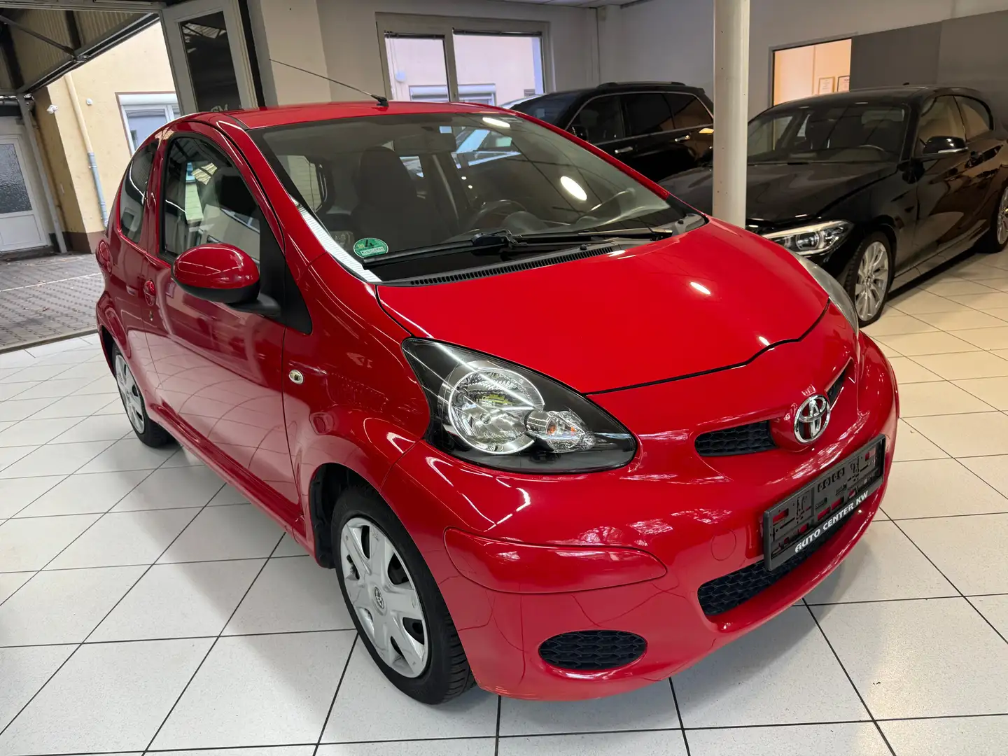 Toyota Aygo Multi Mode *Automatik* TüV 10-26 Rot - 1