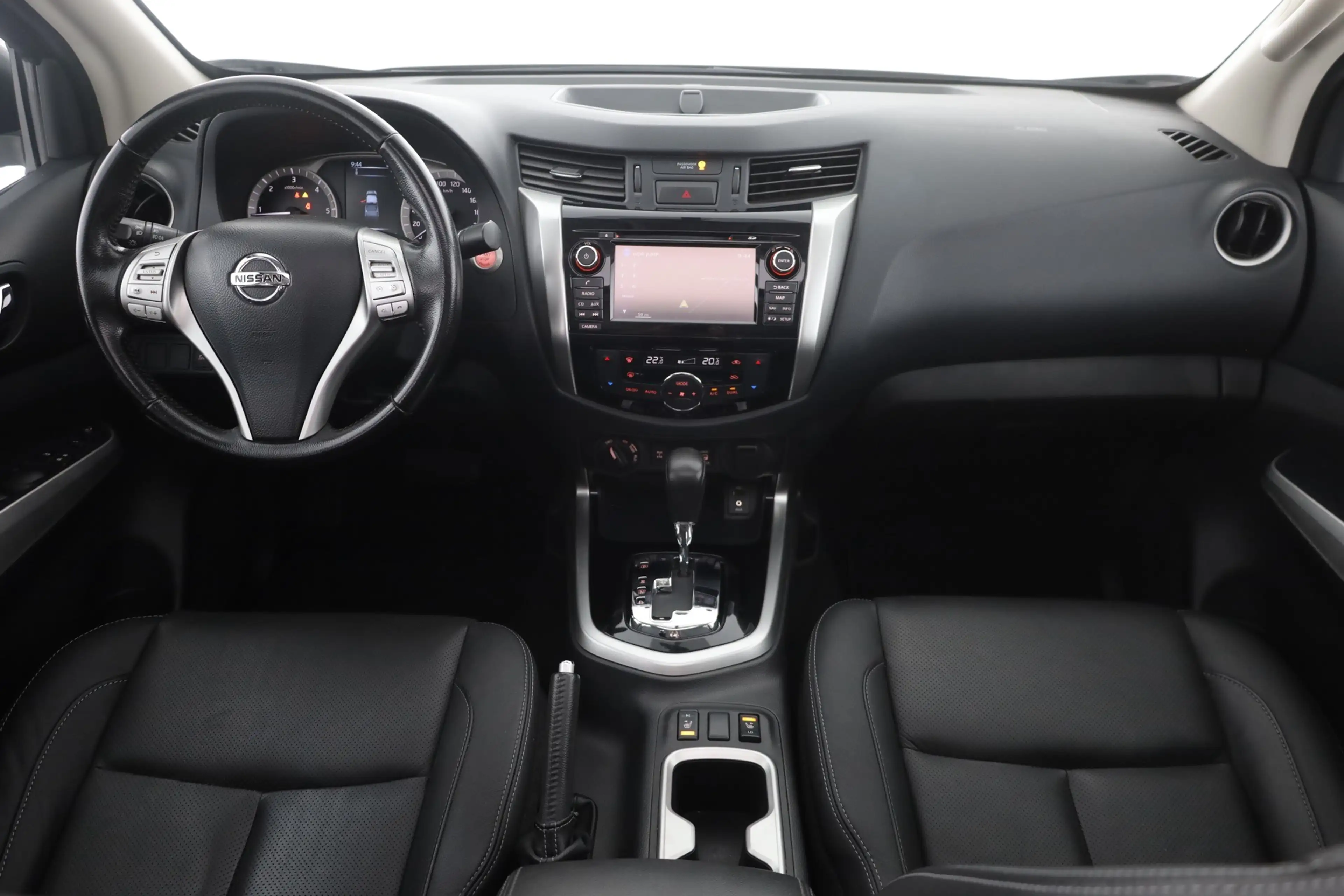Nissan Navara 2.3 dCi 4x4 Tekna LED Navi 360° Leder AHK — photo 9