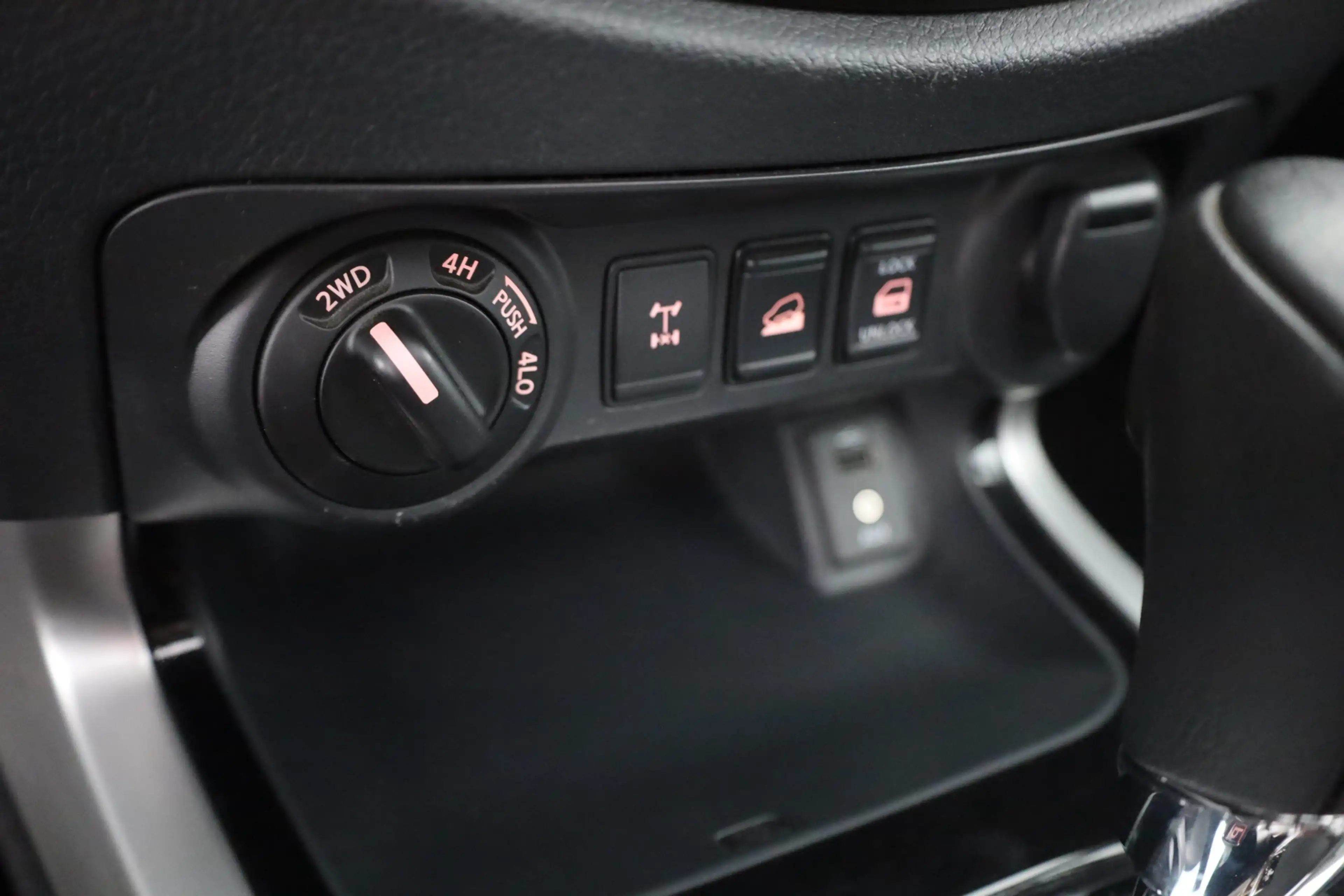 Nissan Navara 2.3 dCi 4x4 Tekna LED Navi 360° Leder AHK — photo 13