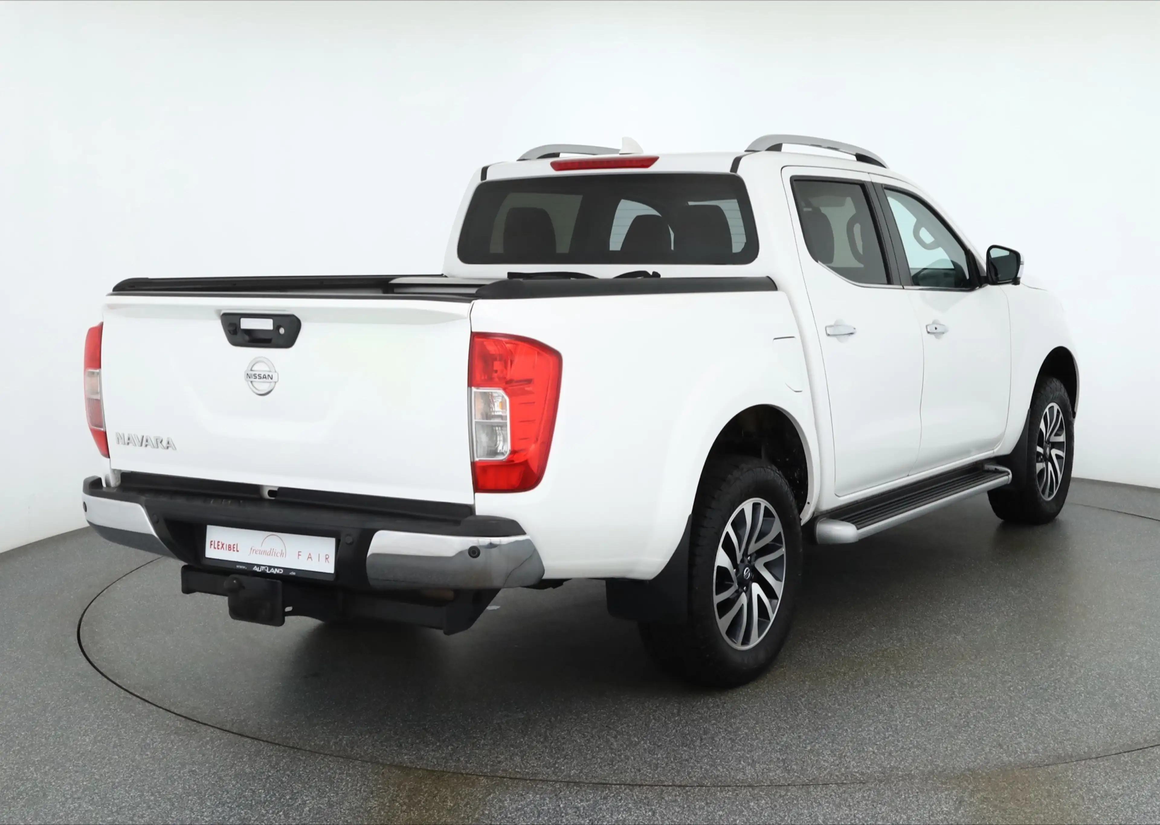 Nissan Navara 2.3 dCi 4x4 Tekna LED Navi 360° Leder AHK — photo 5